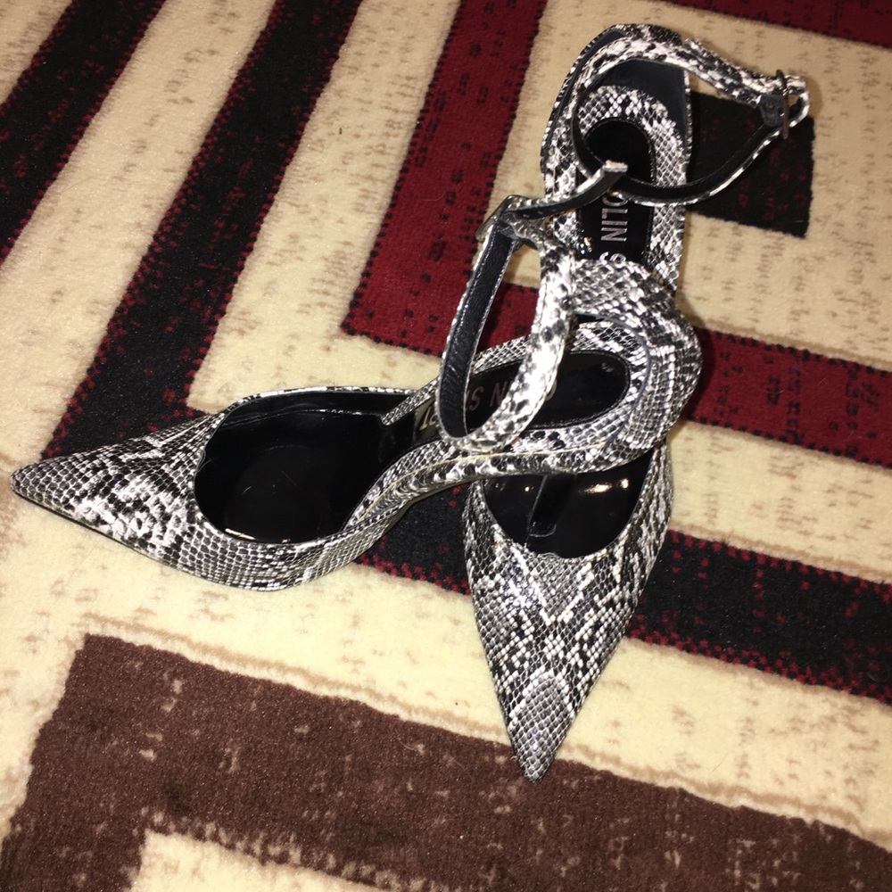 Colin Stuart heels - Picture 2 of 8